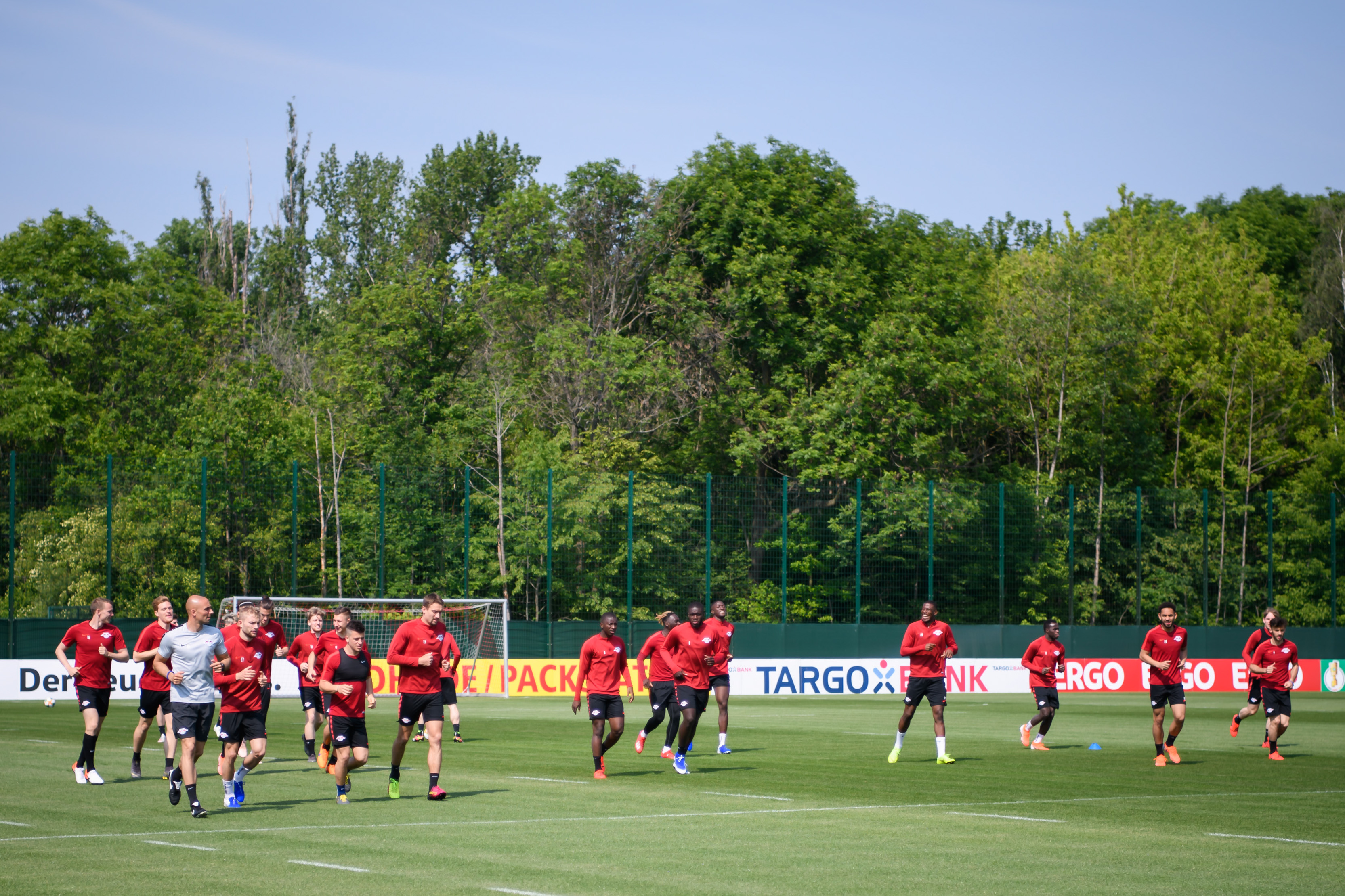星空体育APP赛前北京首钢备战德国杯;临场应变细节曝光;态度坚定;团队化学反应显著的简单介绍
