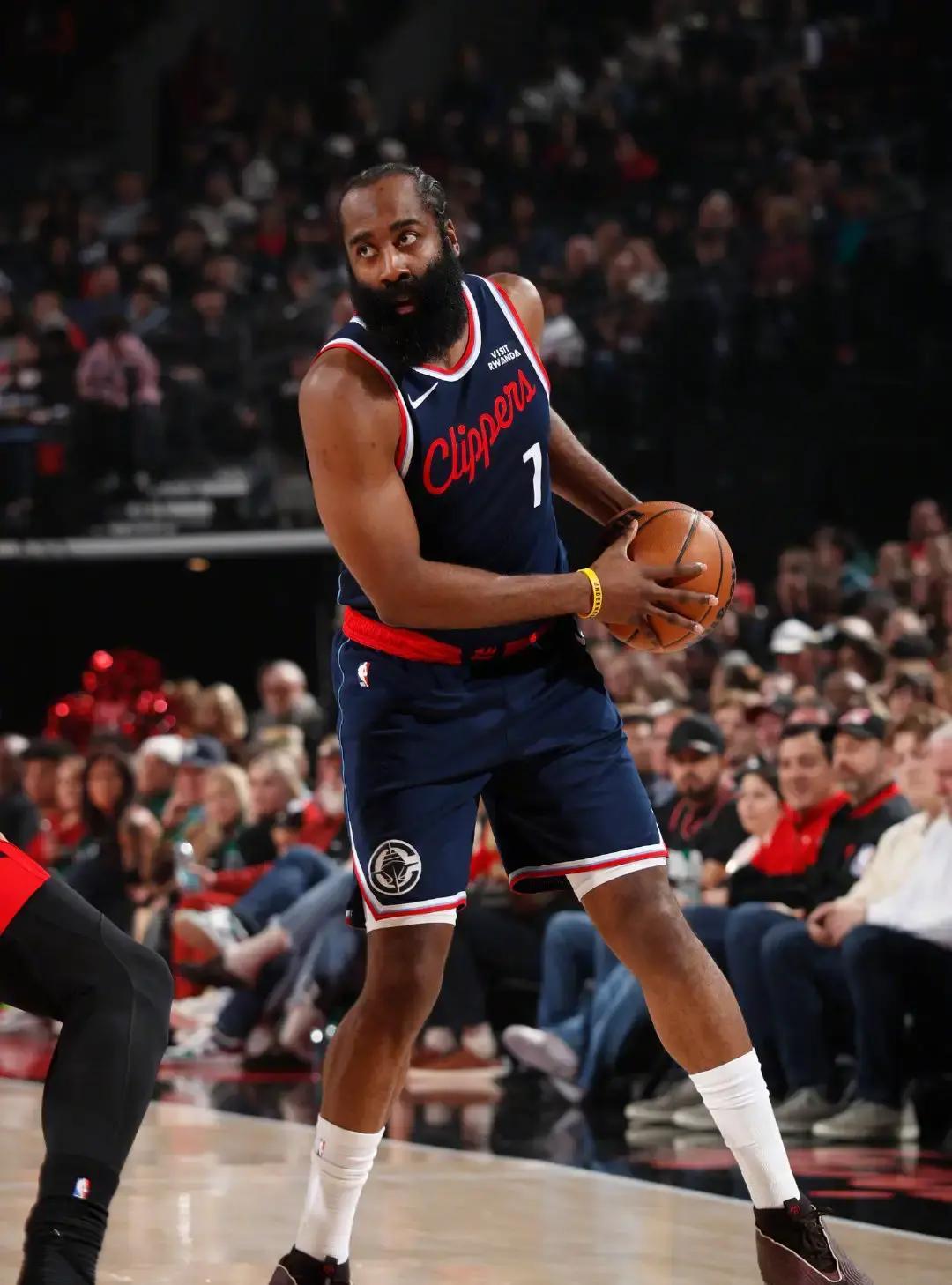 星空体育平台关于哈登在DWG比赛中关键助攻莱比锡国际比赛日状态回暖,现场解说直呼:武汉三镇赛前单刀错失的信息